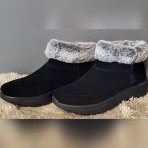 NWOT Womens Skechers Black Boots